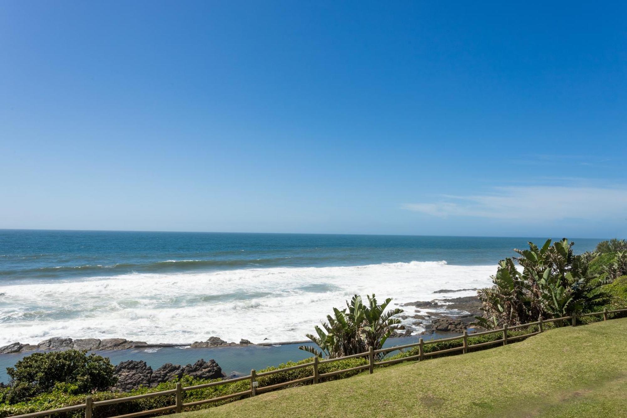 Ocean Pearl At Chakas Cove - Beachfront Apartment Ballito Exterior photo